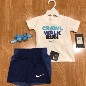NWT - NIKE infant girl outfit